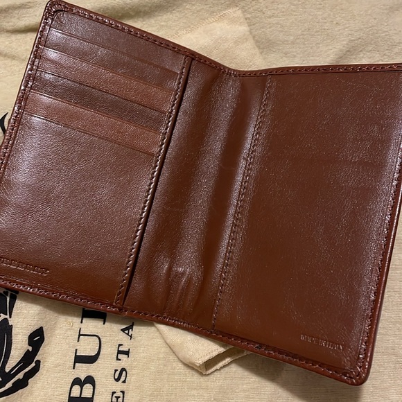 Burberry passport holder - Picture 2 of 4
